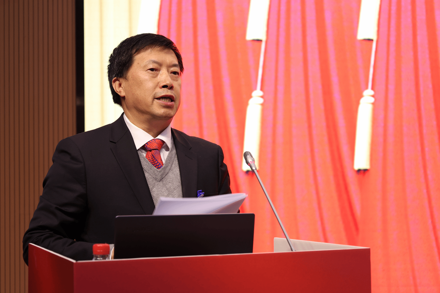 图片4.png 图片4.png